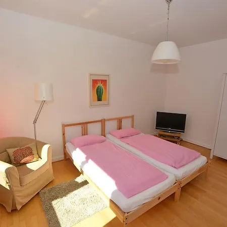 Moderne Deichstrasse